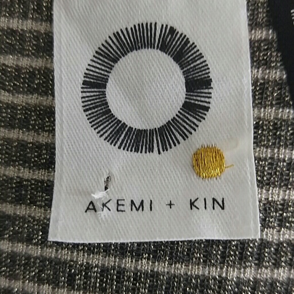 🎈Anthropologie Akemi + Kin Gray and matallic Top - Picture 5 of 5